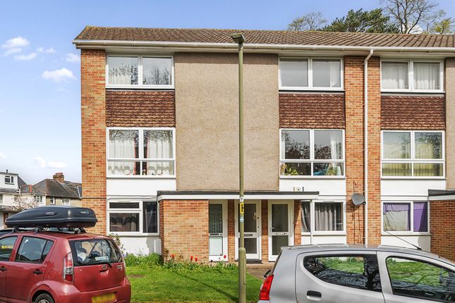 Thumbnail Flat for sale in Wykeham Crescent, Oxford, Oxfordshire