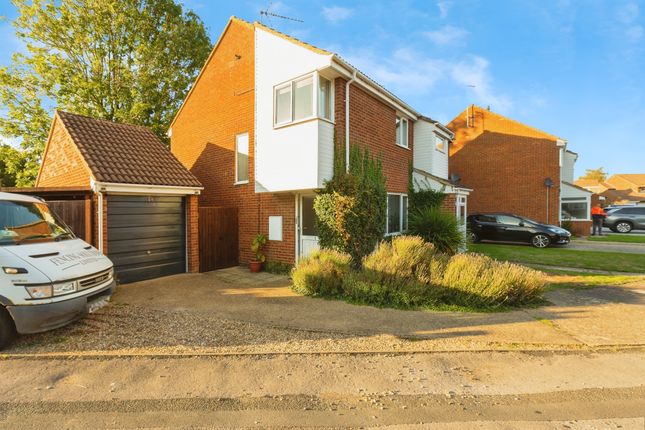 82, Gemini Close, Leighton Buzzard photo 2