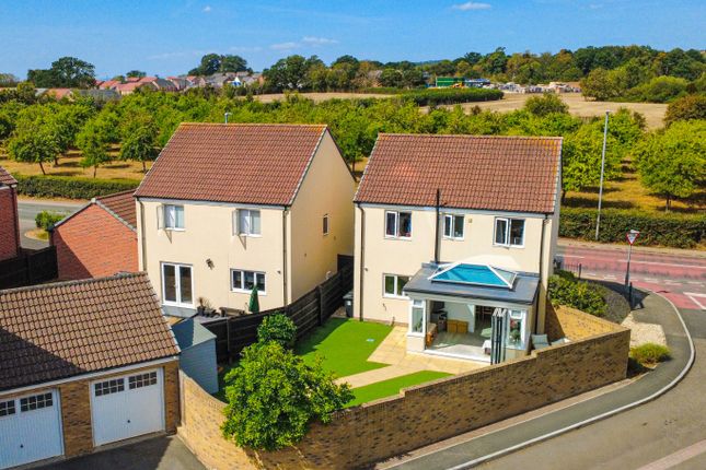 18 Halletts Road, Monkton Heathfield, Somerset photo 2