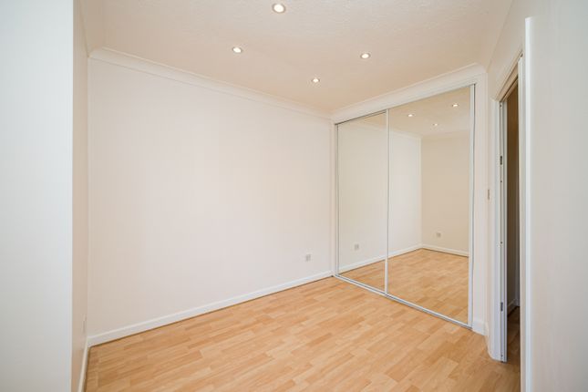 Flat 20, Kingfisher Court, Queen Alexandra Road, High Wycombe photo 4