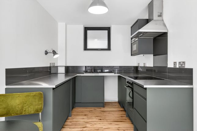 10 Hill House Apts, 124 Pentonville Road, London photo 2