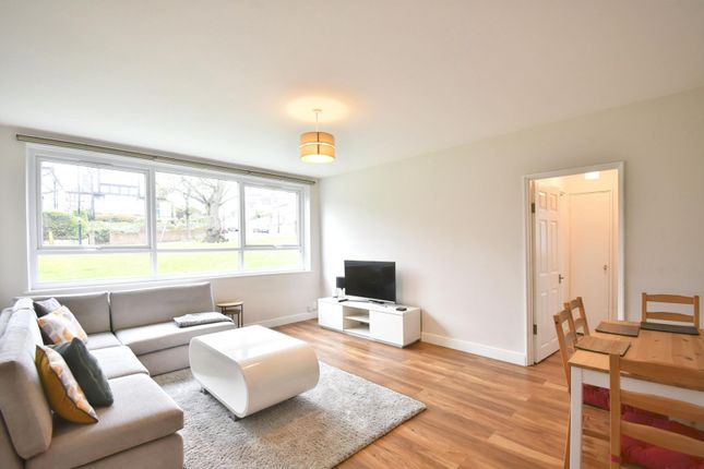 Flat for sale in South Norwood, London
