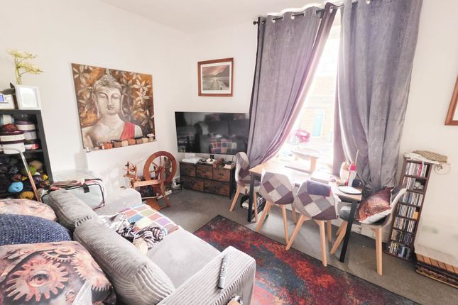 5, Oak Road, Huddersfield photo 2