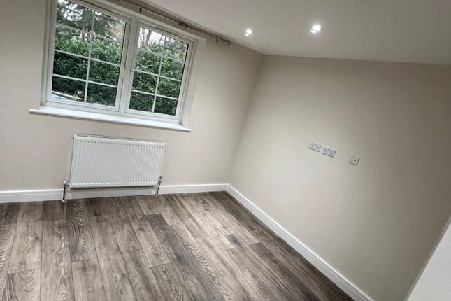Flat 6, 19, Harvil Road, Uxbridge photo 4