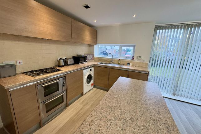 17, Lloyd Wright Avenue, Manchester photo 4