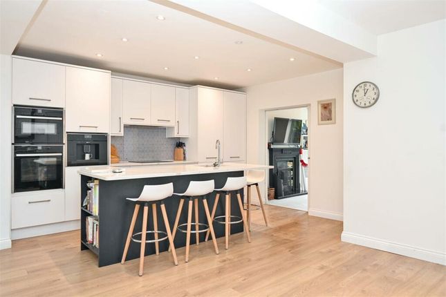 4, Carr Lane, Leeds photo 5