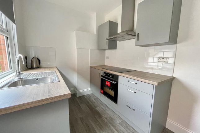 22, Castle Road, Leicester photo 2