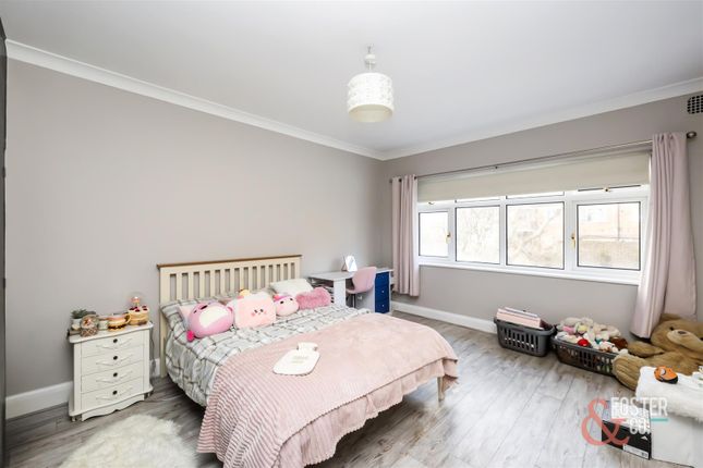 Vallance Road, 24-020.Jpg