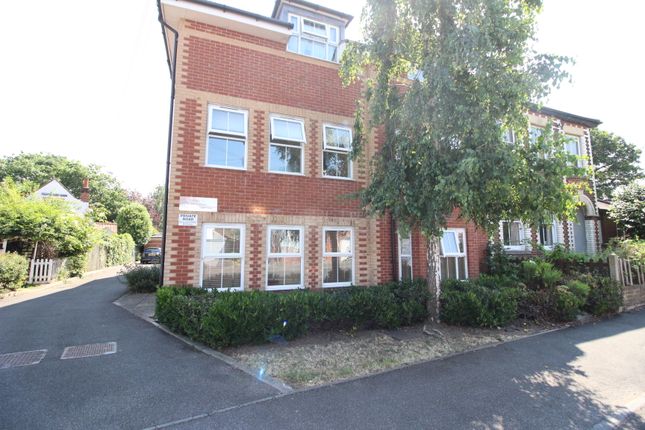 Thumbnail Flat to rent in Longfellow Road, Worcester Park