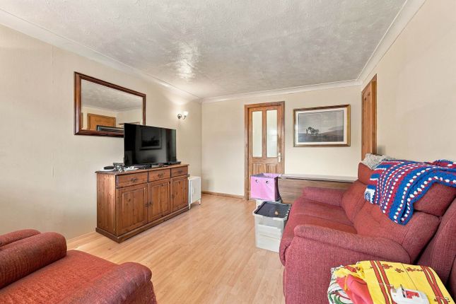 Hillpark Rise, Kilwinning photo 3