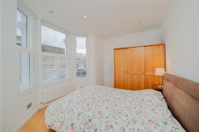 Flat for sale in Homestead Road, London