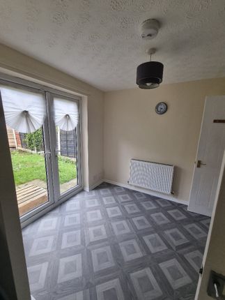 Semi-detached house to rent in Shillingford Road, Manchester