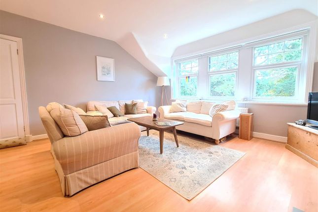 Flat 3, 36, Harlow Moor Drive, Harrogate photo 4