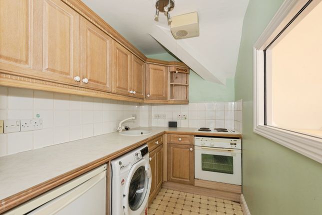 Flat 13, French Apartments,, Lansdowne Road, Purley photo 4