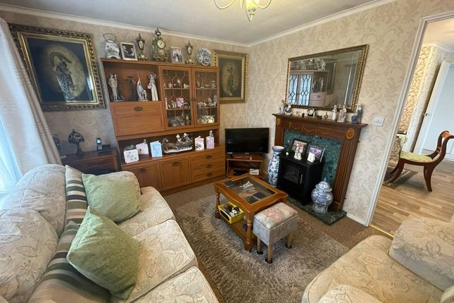 6 Maple Way, Breach Barns Lane, Waltham Abbey photo 2