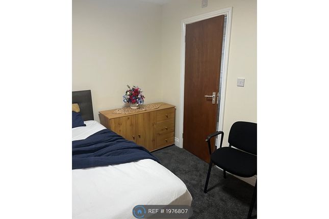 Room to rent in Larch Crescent, Hayes