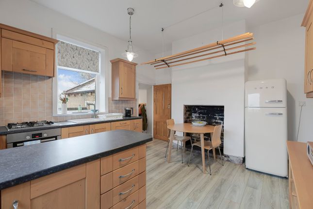 42, Mytholmes Lane, Keighley photo 4
