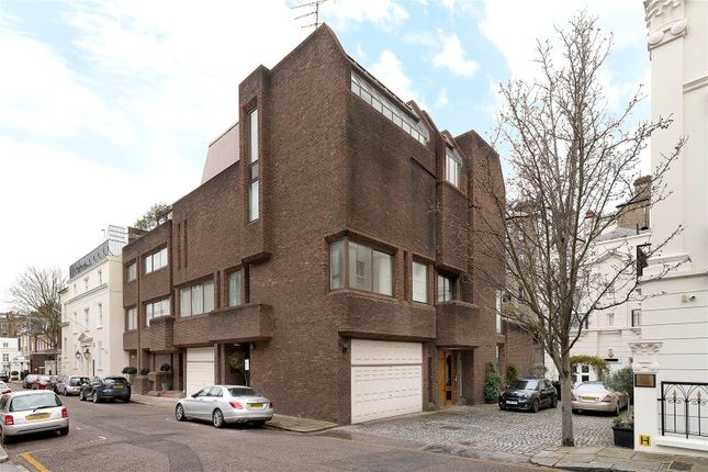 Thumbnail Flat for sale in Hyde Park Gate, London