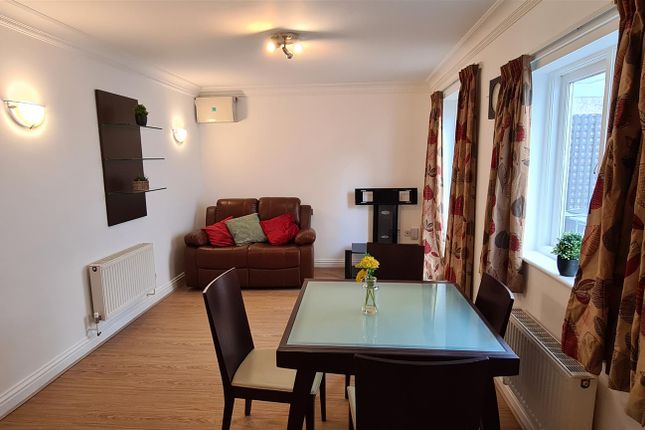 Flat 8, The Mews, 2-4 Norwich Street, Cambridge photo 2