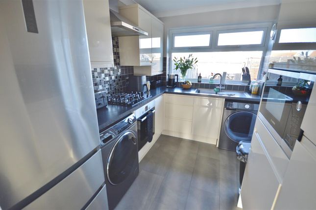 303, Frinton Road, Holland-On-Sea photo 4