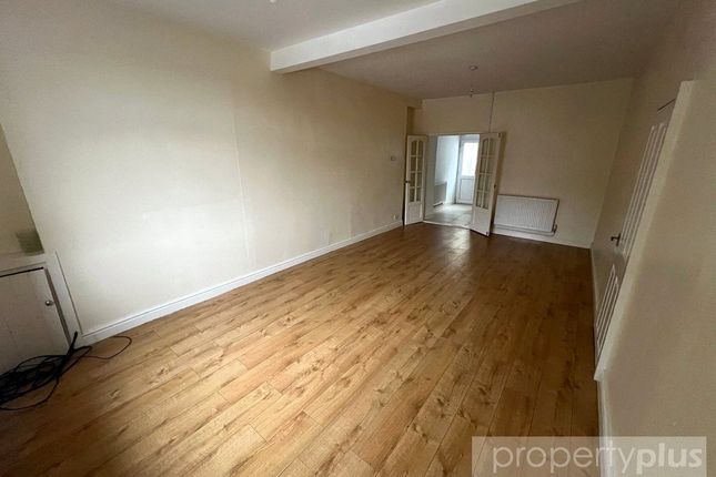 45, Standard View, Rhondda Cynon Taff photo 2