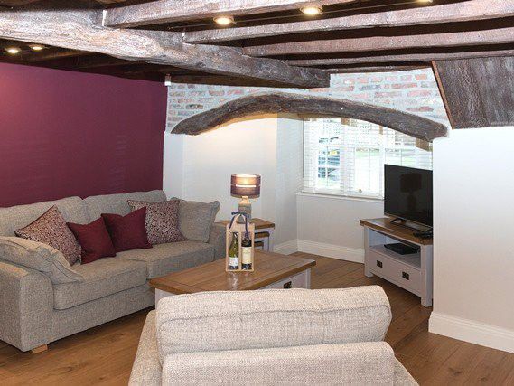 Thumbnail Cottage to rent in Main Street, Heslington, York