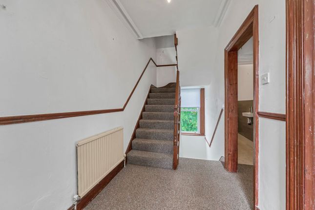 Top Floor Flat 29`,, Whiteley Road, London photo 3