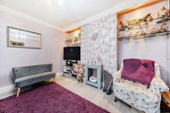 End terrace house for sale in Burrfield Drive, Orpington