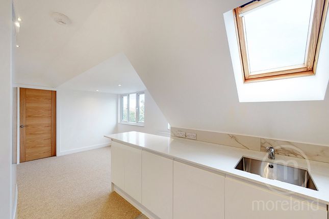 58C Golders Gardens, London, Greater London photo 4