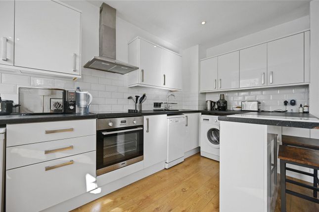 Flat 4, 73, Westwick Gardens, London photo 3