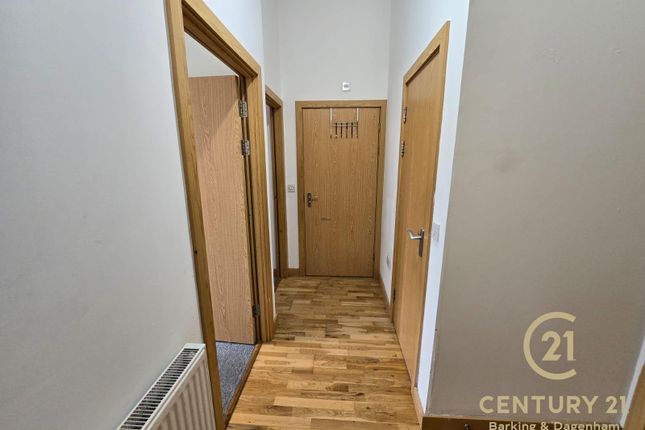 Flat 104, Academy Court 566, Longbridge Road, DAGENHAM photo 3