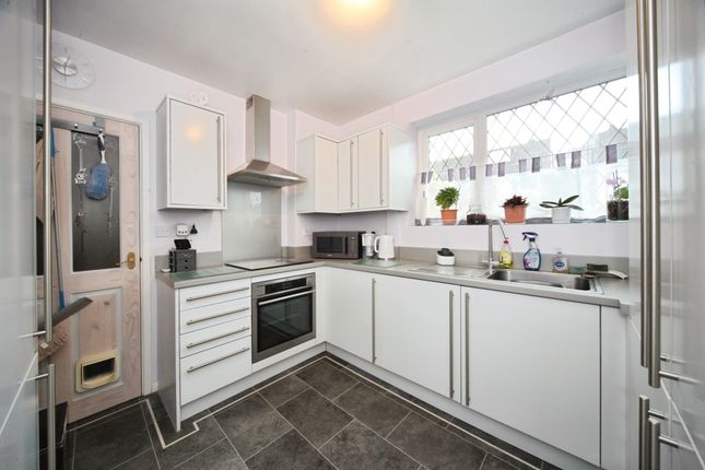 43, Saywell Road, Luton photo 4