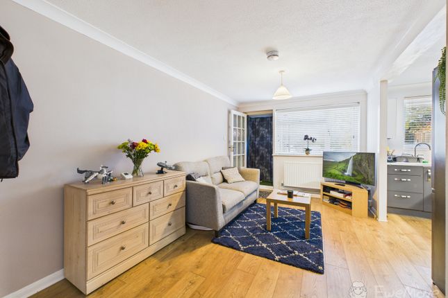 50, WELLINGTON AVENUE, BORDON photo 3