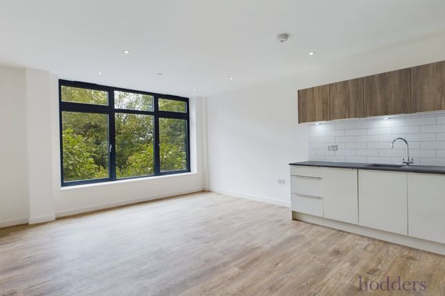 Flat 18, Viewpoint House, 240, London Road, Surrey photo 2