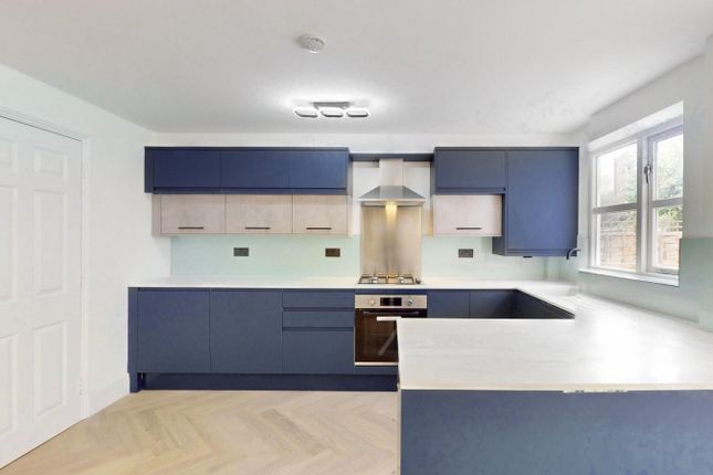 163, Plough Way, London photo 3