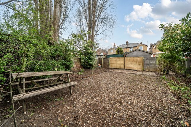 Flat 2, 361, Baring Road, London photo 4