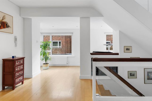 67, Woodsford Square, Holland Park photo 5