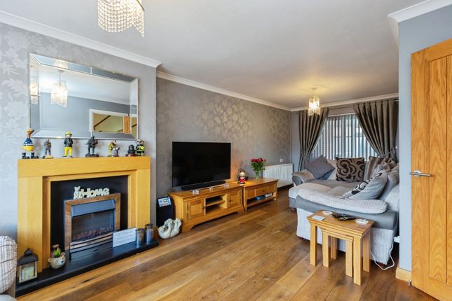 18, Douglas Road, Buckinghamshire photo 3