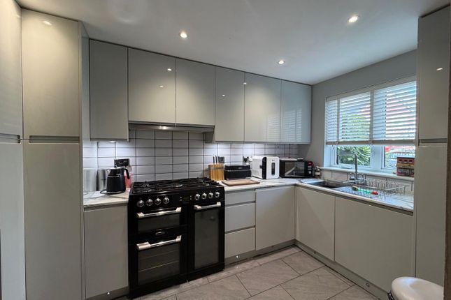 9, Alisander Close, Snodland photo 2