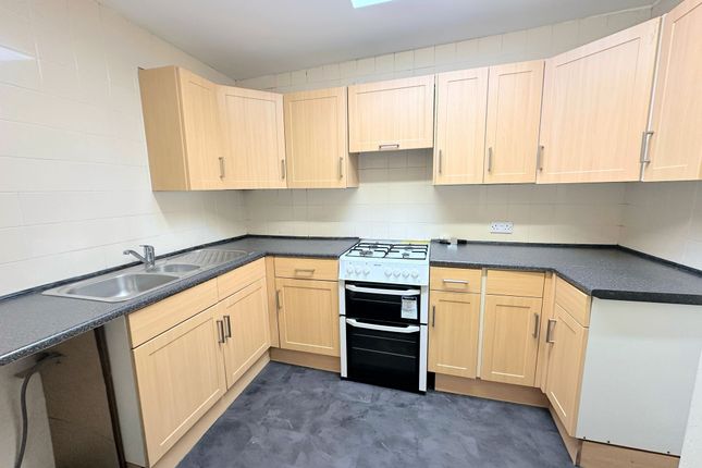 3a Savile Park Street, Halifax photo 3