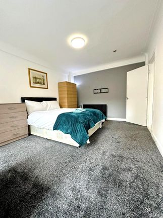 20, Park West, Hyde Park photo 3