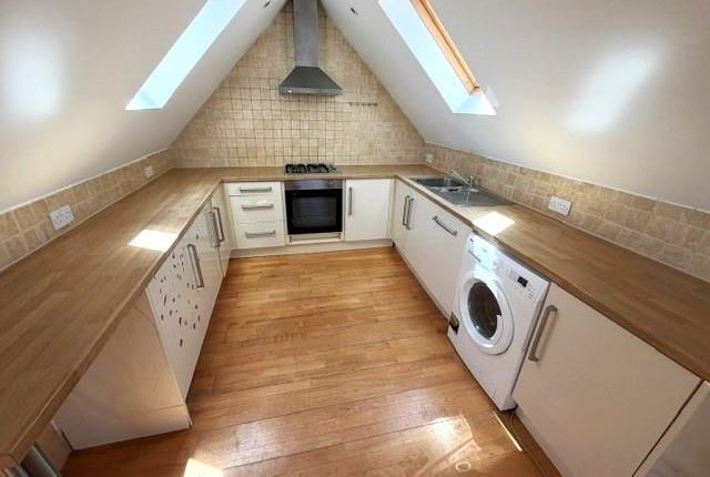221, Whitchurch Lane, Edgware photo 2
