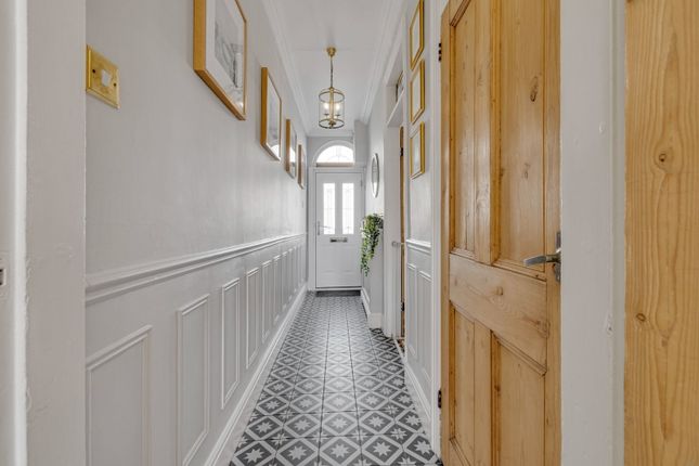 11, Oak Street, Kingswinford photo 3
