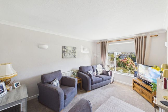 9, Moorland Avenue, Bingley photo 4