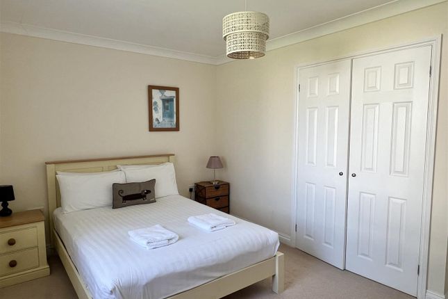 Double Bedroom:
