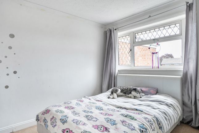 17, Kestrel Close, Bristol photo 4