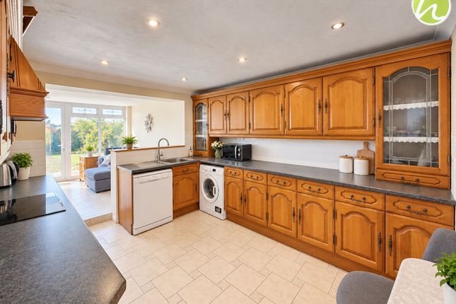 8 Taits, Stanford-Le-Hope photo 3