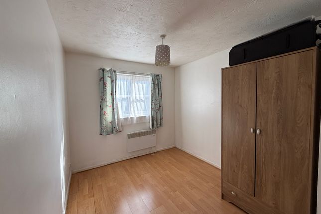 1, Conifer Way, Wembley photo 3