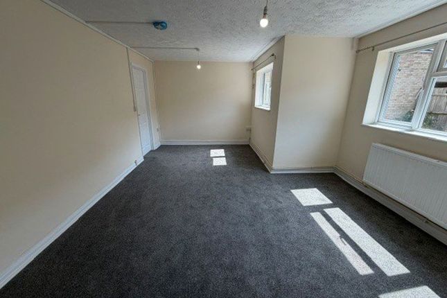 15, Ripley Walk, Corby photo 2