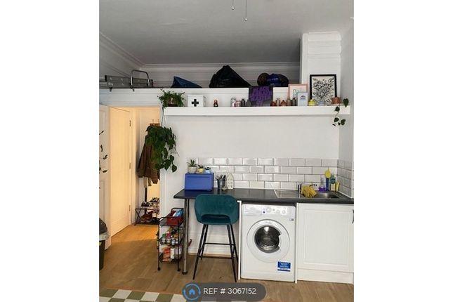 Flat, Grenfell Road, Maidenhead photo 3